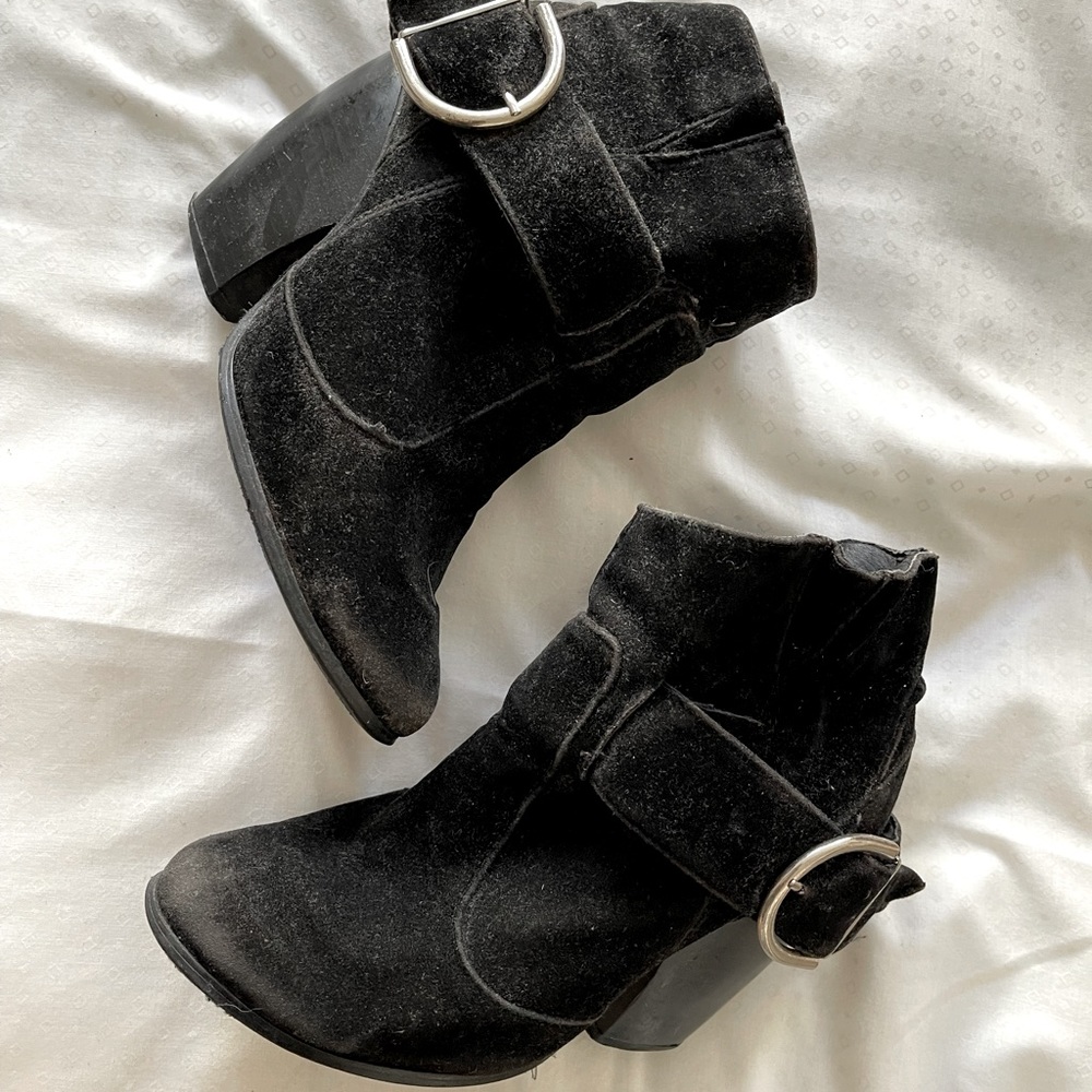 Black slouchy suede buckle booties